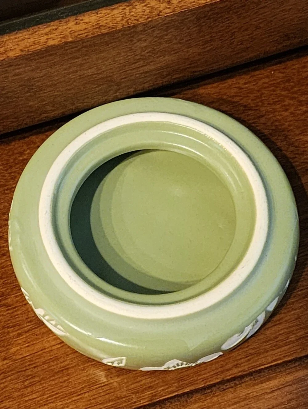 Anthropologie Trinket BoxMasey Monogram “A” Floral Powder Box Green White 3.5